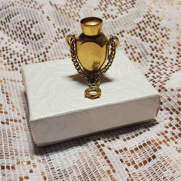 Vintage 1970s MONET Gold Plate Perfume Bottle Necklace Pendant Charm - Picture 2 of 9